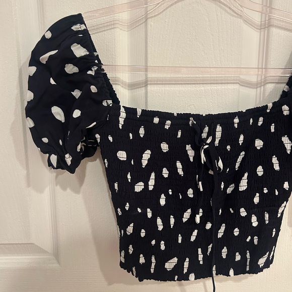 Aritzia Wilfred puff sleeve top - Picture 2 of 5